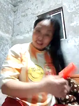 Snapshot of Maikha08 chatting on March 25, 2026, 1:39 pm Maikha08 online show from March 25, 2026, 1:39 pm