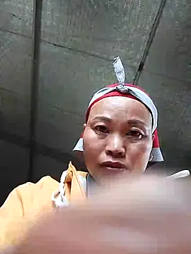 Snapshot of Maikha08 chatting on April 2, 2026, 6:00 am Maikha08 online show from April 2, 2026, 6:00 am