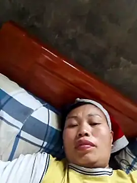 Snapshot of Maikha08 chatting on April 7, 2026, 8:37 am Maikha08 online show from April 7, 2026, 8:37 am