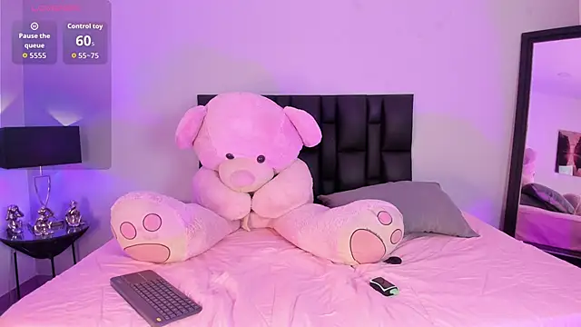 Kloebaby  online show from February 5, 2026, 8:35 pm