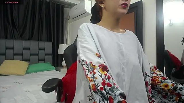 kyra jeet online show from March 6, 2026, 12:45 pm