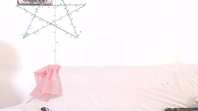 litte ebonyx online show from February 11, 2026, 8:58 pm