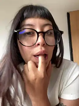 Snapshot of justmariee chatting on May 12, 2026, 3:53 pm justmariee online show from May 12, 2026, 3:53 pm