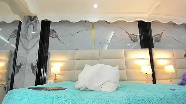 VictoriaKyros online show from April 9, 2026, 6:41 am