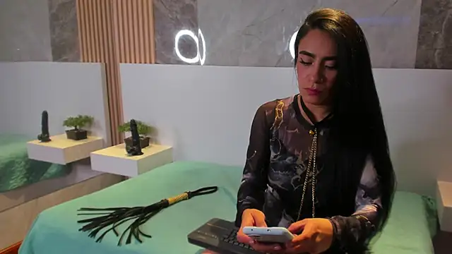 PamelaRed  online show from December 22, 2025, 8:06 pm