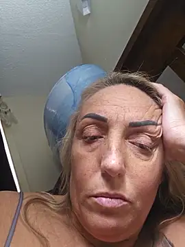 Snapshot of theblondecocklover chatting on April 4, 2026, 7:17 am theblondecocklover online show from April 4, 2026, 7:17 am