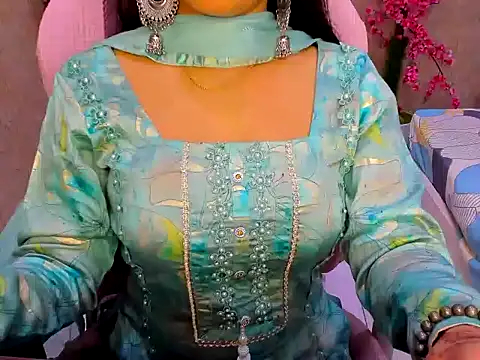 DimondGirl  online show from April 2, 2026, 10:51 pm