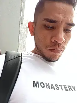 Gloryholeroom online show from April 6, 2026, 8:43 pm