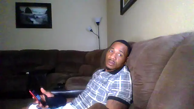 Snapshot of KingDes55 chatting on May 5, 2026, 11:02 pm KingDes55 online show from May 5, 2026, 11:02 pm