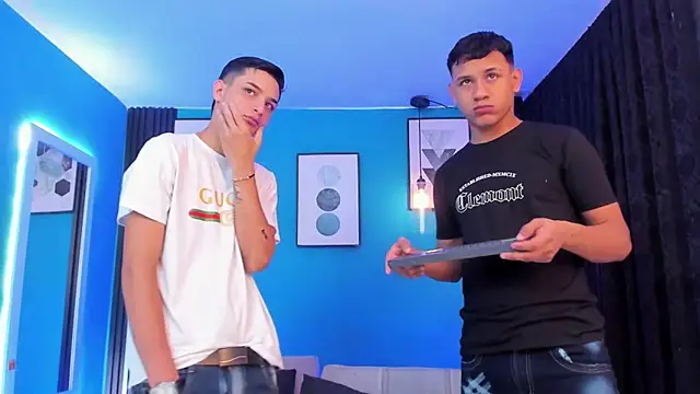 Snapshot of Oficial_KingOfHeavens chatting on March 30, 2026, 7:37 pm Oficial KingOfHeavens online show from March 30, 2026, 7:37 pm