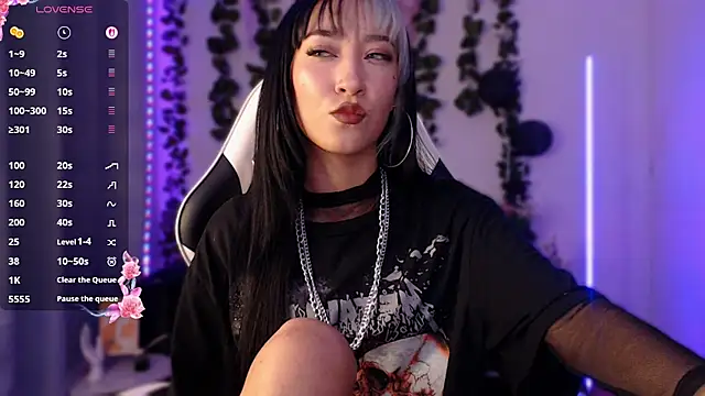 viicky r online show from March 27, 2026, 1:11 am