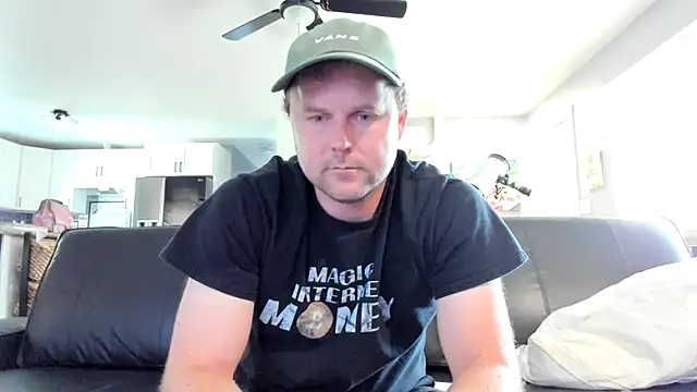 Snapshot of Studmuffin4you chatting on August 8, 2026, 12:13 am Studmuffin4you online show from August 8, 2026, 12:13 am