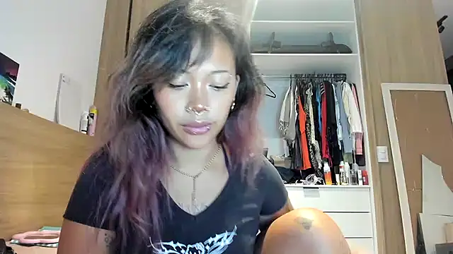 heavenngirlyy444 online show from December 18, 2025, 7:14 am