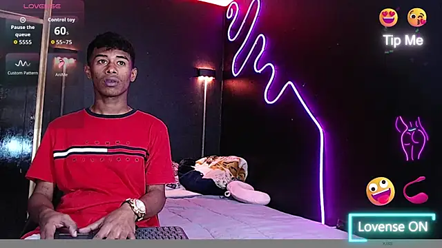 Snapshot of Yoim_Williams chatting on December 20, 2025, 11:01 pm Yoim Williams online show from December 20, 2025, 11:01 pm