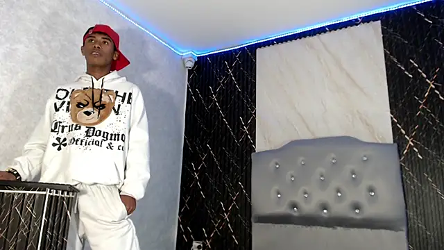 Snapshot of Yoim_Williams chatting on January 8, 2026, 1:19 am Yoim Williams online show from January 8, 2026, 1:19 am