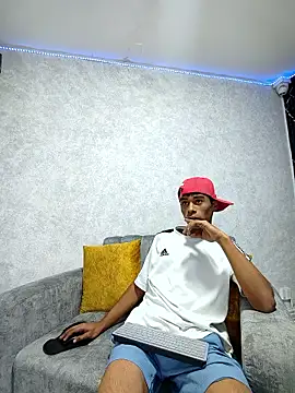 Snapshot of Yoim_Williams chatting on January 9, 2026, 4:48 am Yoim Williams online show from January 9, 2026, 4:48 am