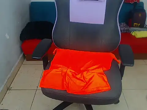 Boy tatto77 online show from January 6, 2026, 5:27 pm