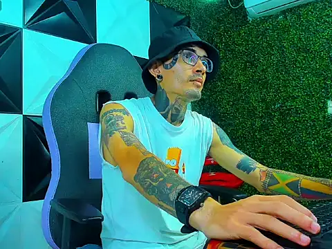 Boy tatto77 online show from March 19, 2026, 12:31 pm