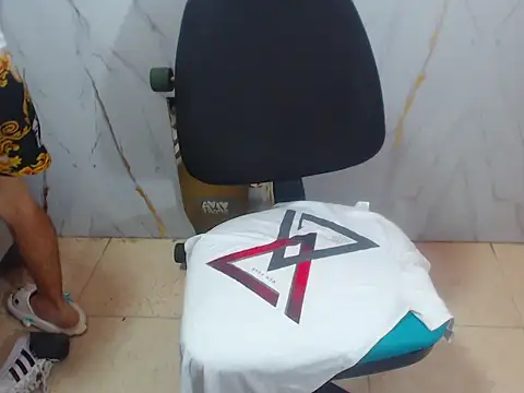 Boy tatto77 online show from April 3, 2026, 12:19 am