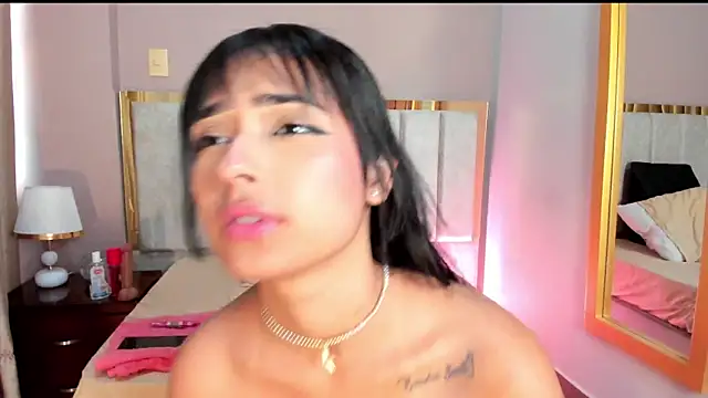 GahiaBelucci online show from April 14, 2026, 6:25 pm