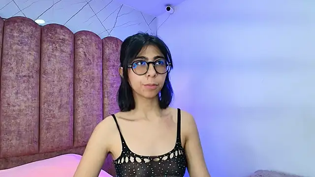 EllieBloom online show from January 9, 2026, 6:42 pm