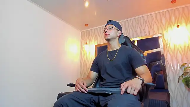 Noah Clarkk online show from March 26, 2026, 5:29 pm