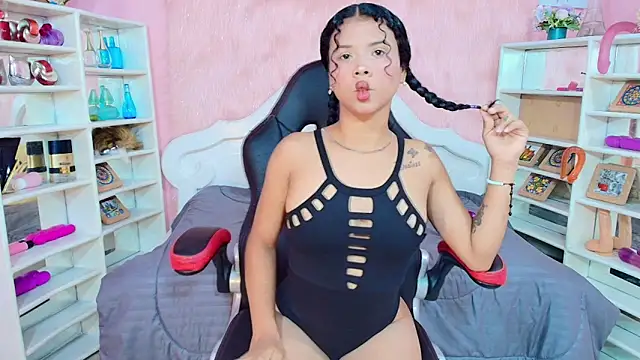 Snapshot of kamy_bad_girl chatting on December 21, 2025, 3:24 am kamy bad girl online show from December 21, 2025, 3:24 am