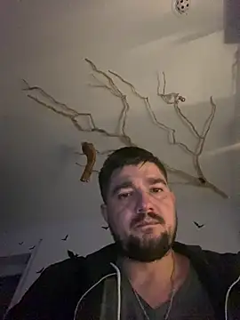 LienalWarplane online show from February 6, 2026, 5:56 am