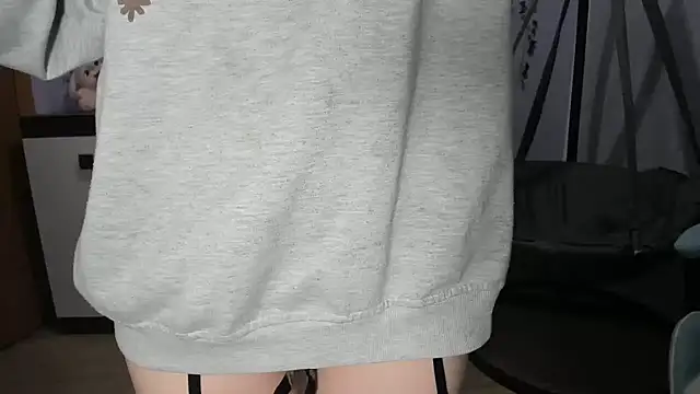 Yoonhee ki online show from February 22, 2026, 4:16 pm