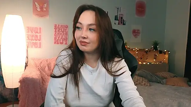 Snapshot of fallin_lovee chatting on January 8, 2026, 7:27 pm fallin lovee online show from January 8, 2026, 7:27 pm