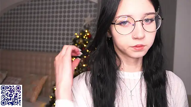 Snapshot of DeliaLoma chatting on January 11, 2026, 5:23 am DeliaLoma online show from January 11, 2026, 5:23 am