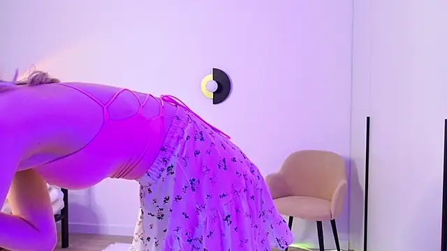 MidnightLily  online show from April 5, 2026, 2:09 am