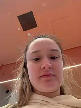 LilyLuck  online show from February 4, 2026, 1:28 pm