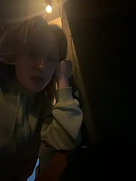 LilyLuck  online show from February 22, 2026, 6:28 pm