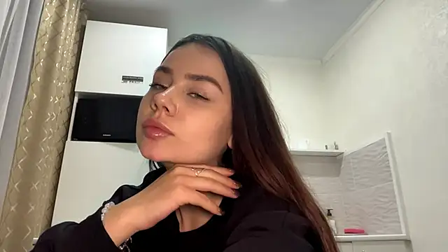 Snapshot of MiloyNoir chatting on December 21, 2025, 6:15 pm MiloyNoir online show from December 21, 2025, 6:15 pm