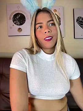 MiaSizzle online show from February 14, 2026, 7:43 pm