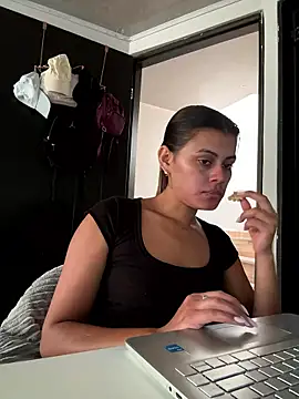 Snapshot of anna-evans09 chatting on January 6, 2026, 7:06 pm anna-evans09 online show from January 6, 2026, 7:06 pm