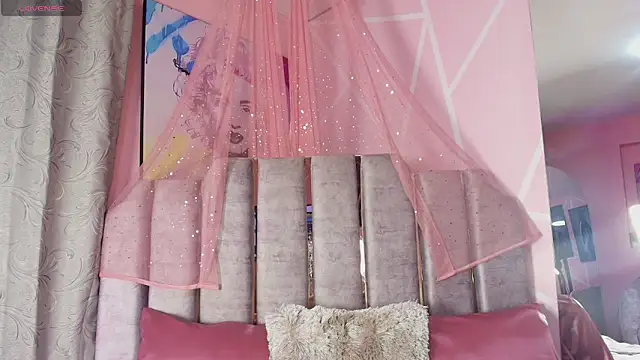 Snapshot of tinna_noa chatting on February 3, 2026, 2:53 am tinna noa online show from February 3, 2026, 2:53 am