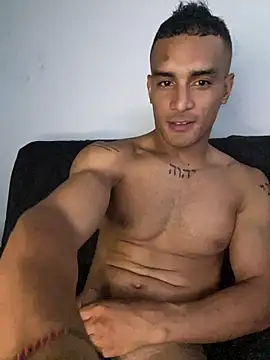 Maicol xxxx online show from February 13, 2026, 1:51 pm