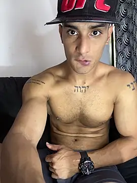 Maicol xxxx online show from February 20, 2026, 7:03 pm