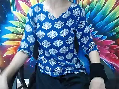 Farhana beautyfull online show from May 28, 2026, 4:43 am