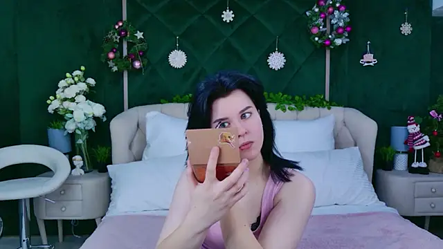 Snapshot of Milana_Cold chatting on January 8, 2026, 5:43 am Milana Cold online show from January 8, 2026, 5:43 am