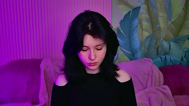 Snapshot of Milana_Cold chatting on January 14, 2026, 8:47 pm Milana Cold online show from January 14, 2026, 8:47 pm