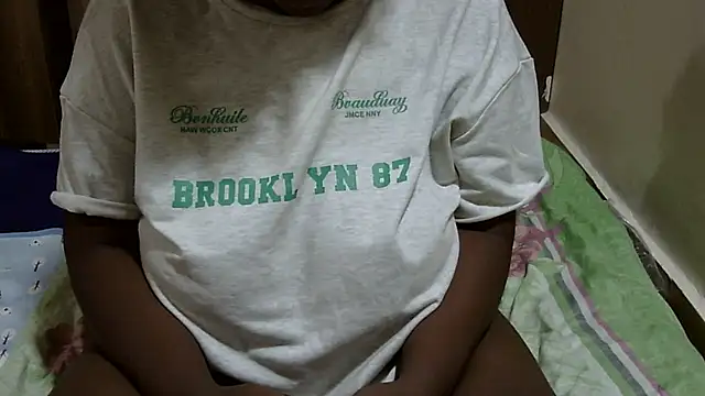 Snapshot of HII- chatting on January 12, 2026, 10:26 pm HII- online show from January 12, 2026, 10:26 pm