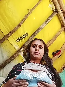 Snapshot of Cuty_priti chatting on January 12, 2026, 4:18 am Cuty priti online show from January 12, 2026, 4:18 am