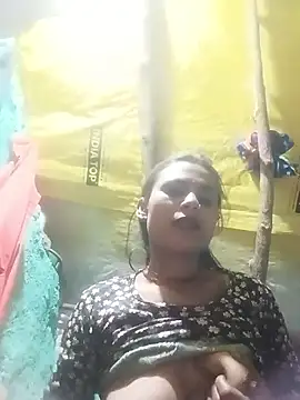 Snapshot of Cuty_priti chatting on January 12, 2026, 4:23 pm Cuty priti online show from January 12, 2026, 4:23 pm