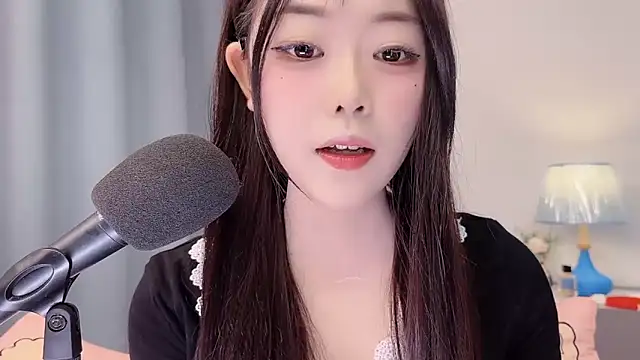 smalldaisy online show from April 4, 2026, 2:32 am