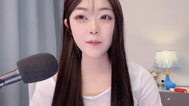 smalldaisy online show from April 8, 2026, 2:22 am