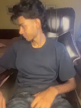 Snapshot of tooexpensive chatting on December 19, 2025, 12:34 pm tooexpensive online show from December 19, 2025, 12:34 pm