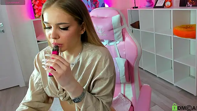 Snapshot of betty_brianna chatting on January 15, 2026, 1:21 am betty brianna online show from January 15, 2026, 1:21 am